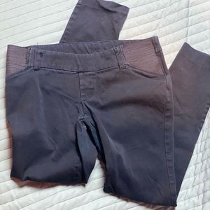 Old Navy Maternity Black Pixie Ankle Pants